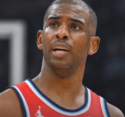 快船记者更新社媒，谈到了保罗和快船的情况。
原文：我认为球迷和球员们需要多问一句