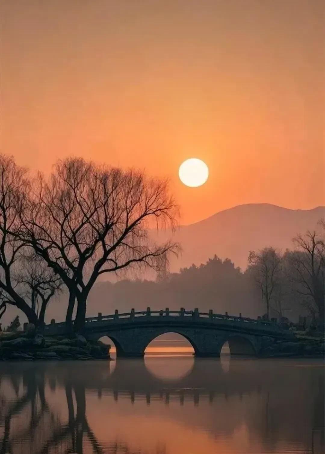 #《沁园春·岁悟从容》#诗词欣赏#
及龄知命，静处不争，万事任缘。对来者当惜，心