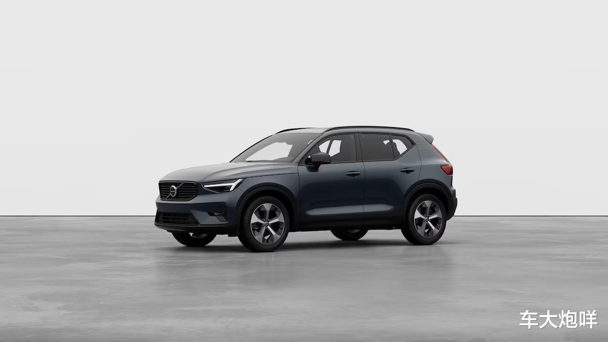 选凯迪拉克XT4还是它？2026款沃尔沃XC40上市，售价2