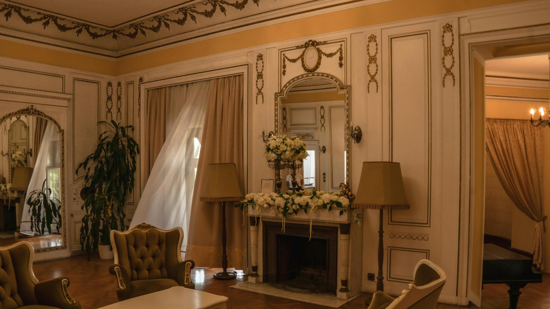 闫学晶直播“哭穷”翻车，一年支出百万, 平台紧急封号，真相太扎心