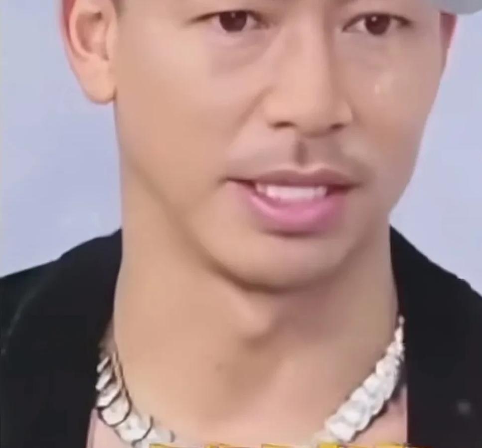 林志玲和黑泽良平这桩婚事，网上吵得跟炸锅似的。有人拿年龄差和文化差异说事，还有人