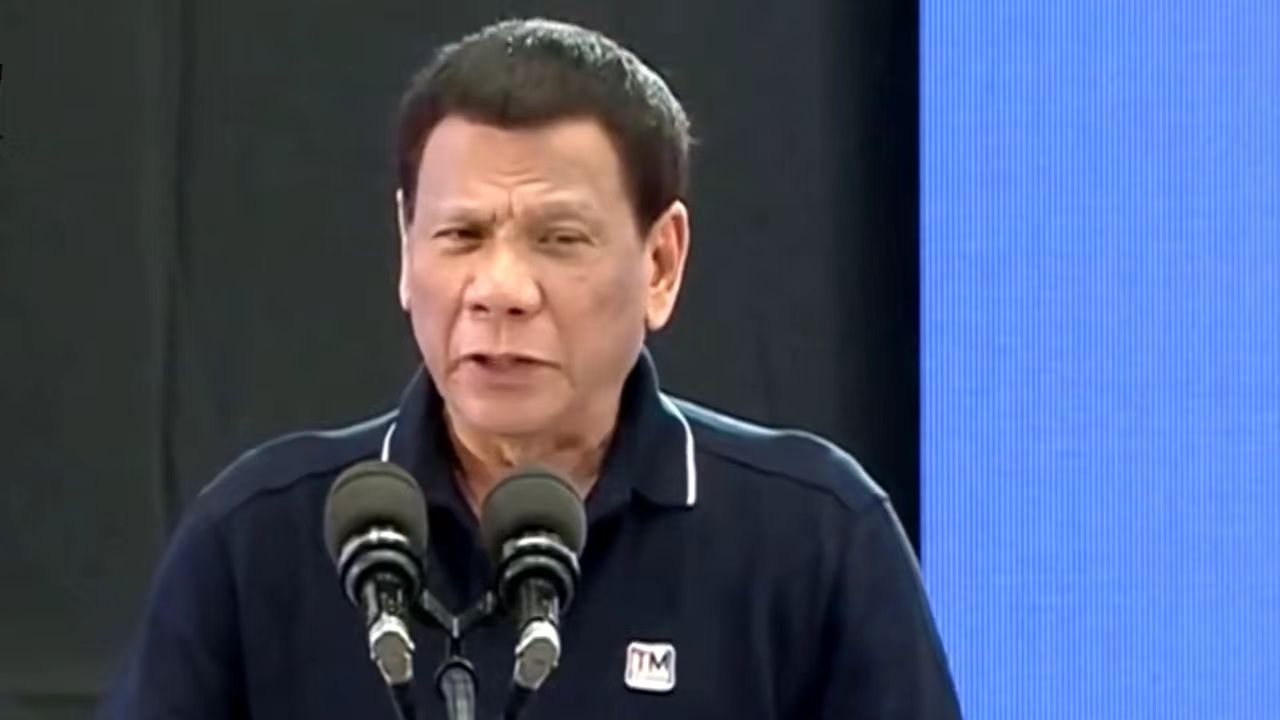 杜特尔特引渡风波：既违反了菲国内法，也违反了国际刑事法院规则
 
菲律宾前总统杜