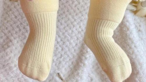 秋冬宝宝袜子挑选秘籍：避开误区，选对温暖与舒适