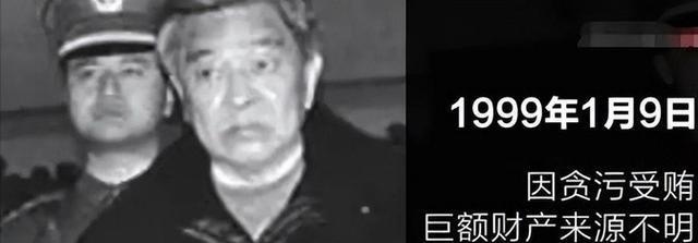 1995年，褚时健的掌上明珠褚映群被洛阳警方带走，4个月后，褚映群在狱中自杀身亡