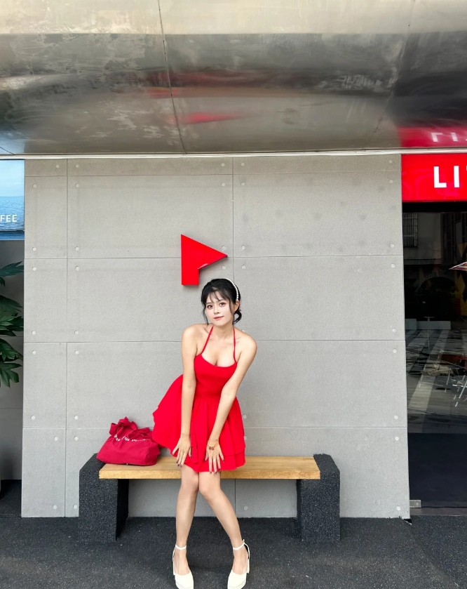 说片面是熬夜，说具体是失眠，说心里话是好想你