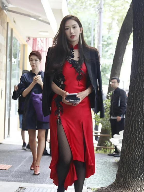 你能看出林志玲50多岁了吗？长得还跟少女一样