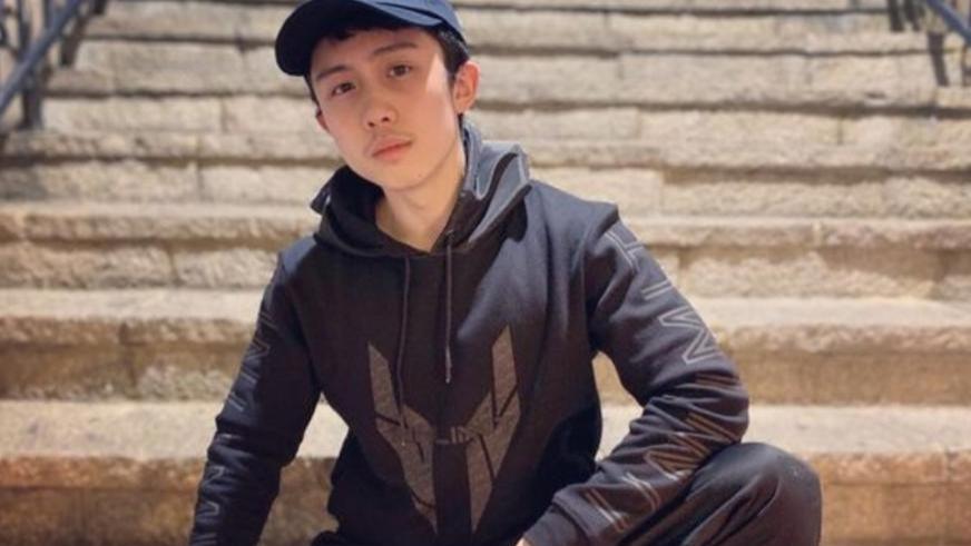 母爱之藤缠绕的星二代困局：十二载母乳似枷锁，十五载同眠成羁绊，命运剧本惊现荒诞续章