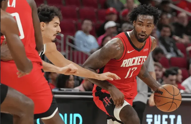 NBA常规赛火箭主场对阵篮网的比赛已经结束。全场战罢，火箭以137-109战胜篮