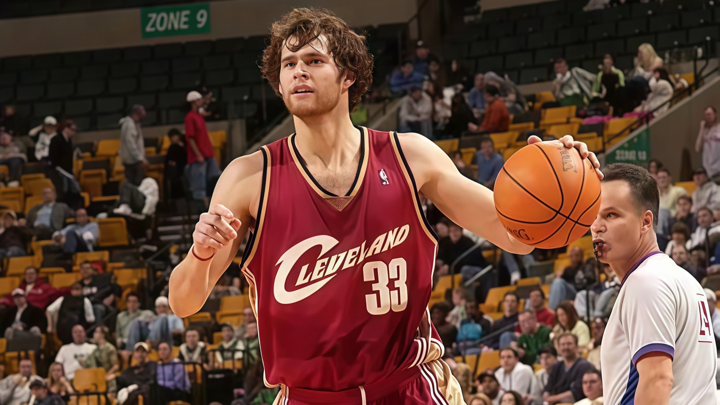 卢克·杰克逊，顶着一脑袋方便面的小前锋