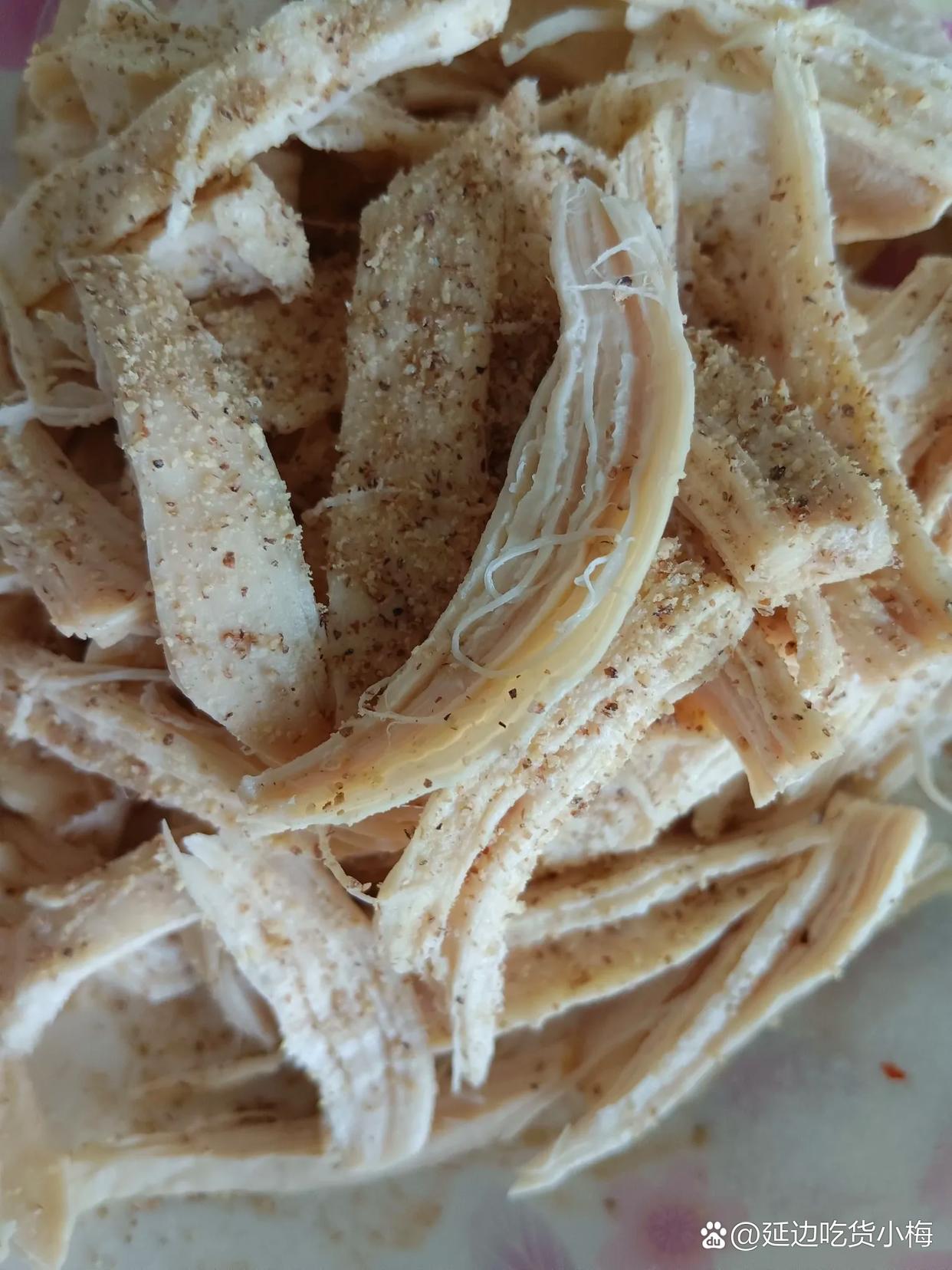 天呀，我是个天才，第一次做就成功了，看起来很有食欲吧，给钱都不换，你们看出来是啥
