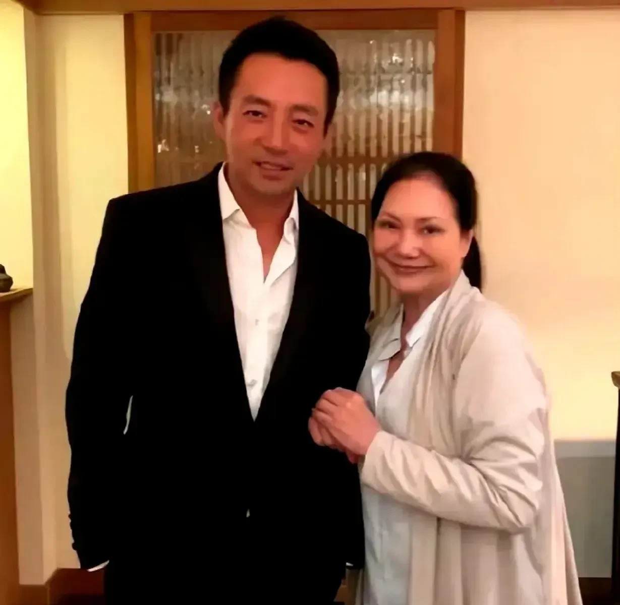 徐家为何不帮汪小菲











这究竟是怎么回事？徐家和汪小菲的关系如