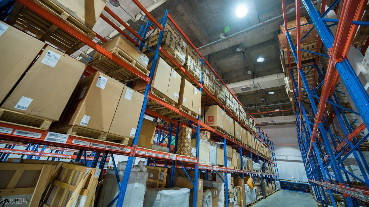 缺钱的普通人可以考虑出国上班