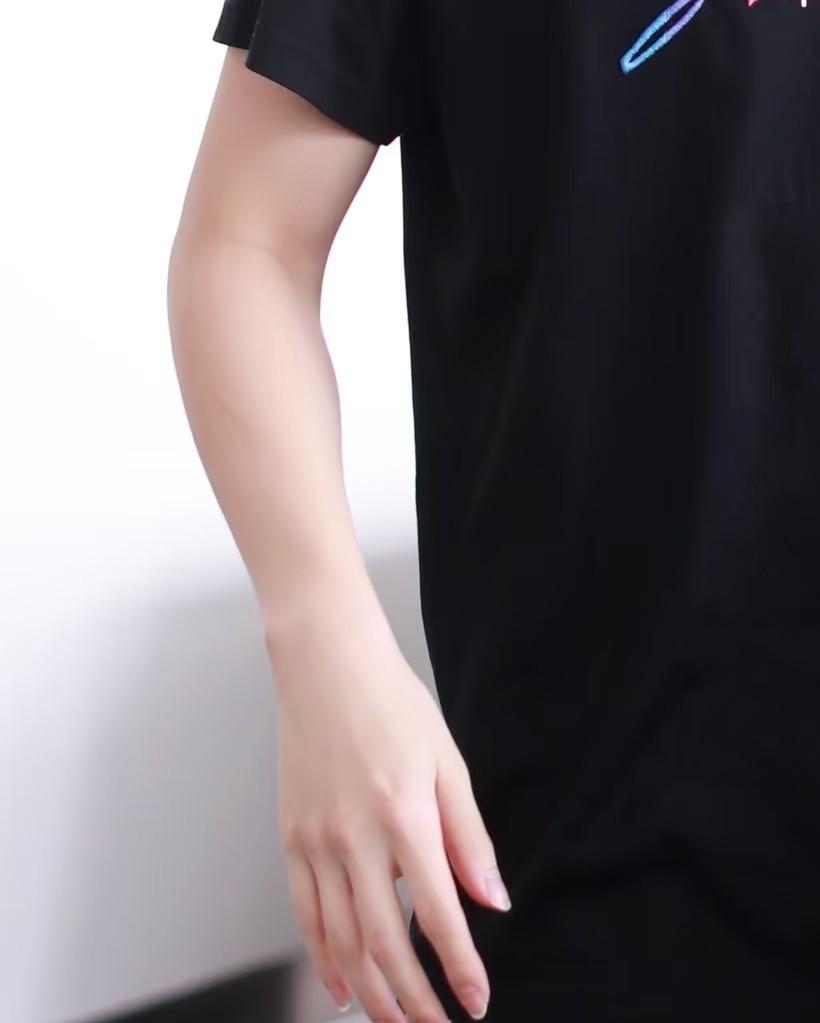 “指如削葱根”的具象化！[捂脸]
我记得一个喜欢他的主播研究王楚钦的发球，其中还