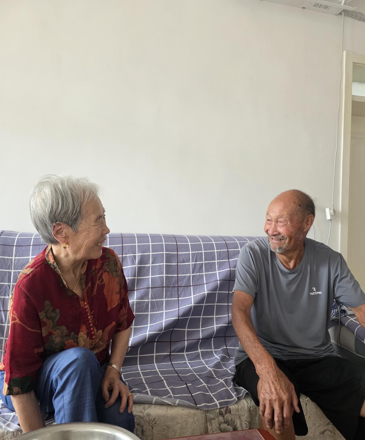 父债子偿：住在村里的日子，我替父亲还了一笔债……
前几天，村北一个乡亲来家聊天说