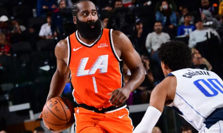 5胜15负西部倒二！快船替补仅5分创耻辱，伦纳德+哈登59分白忙活，老将阵容成致命毒药