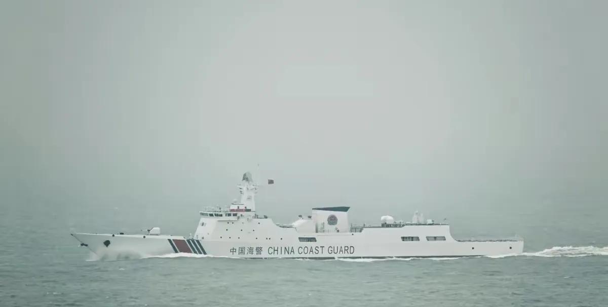中国海警越来越“豪横”了！
看看这最新的海警船，看起来怎么这么像052D？难道这