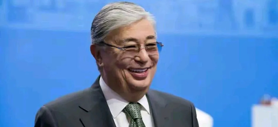 世界真乱套，中国和中亚搞定了大事











世界局势就像一锅沸腾的粥
