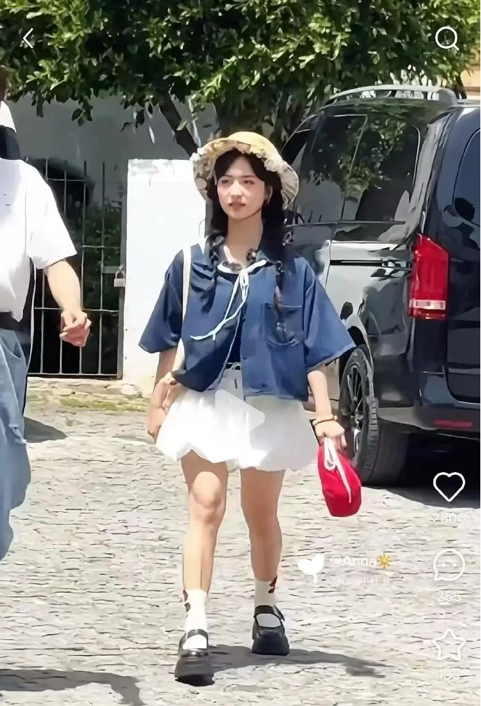 谁给沈月拍的这么矮？这是她的真实身高吗 ​​​