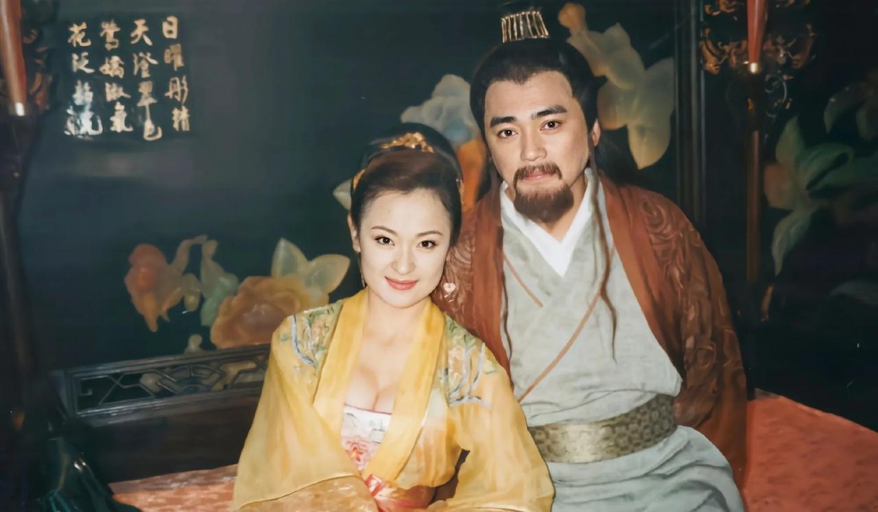 张纪中版《天龙八部》里的王夫人。 比刘亦菲好看多了！张导是有眼光的，这版段正淳的