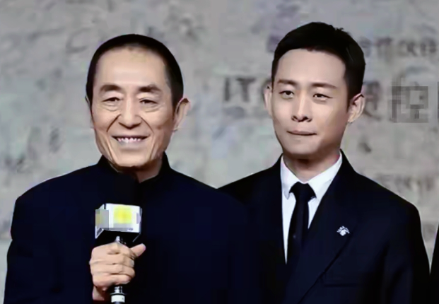 惊掉下巴！张译息影9月官宣新动作，张艺谋眼光太毒
没想到！张译2025年4月拿华