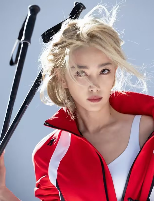 52岁李冰冰像开了挂一样，金发碧眼，美得让人心醉，和30岁没区别 ​​​