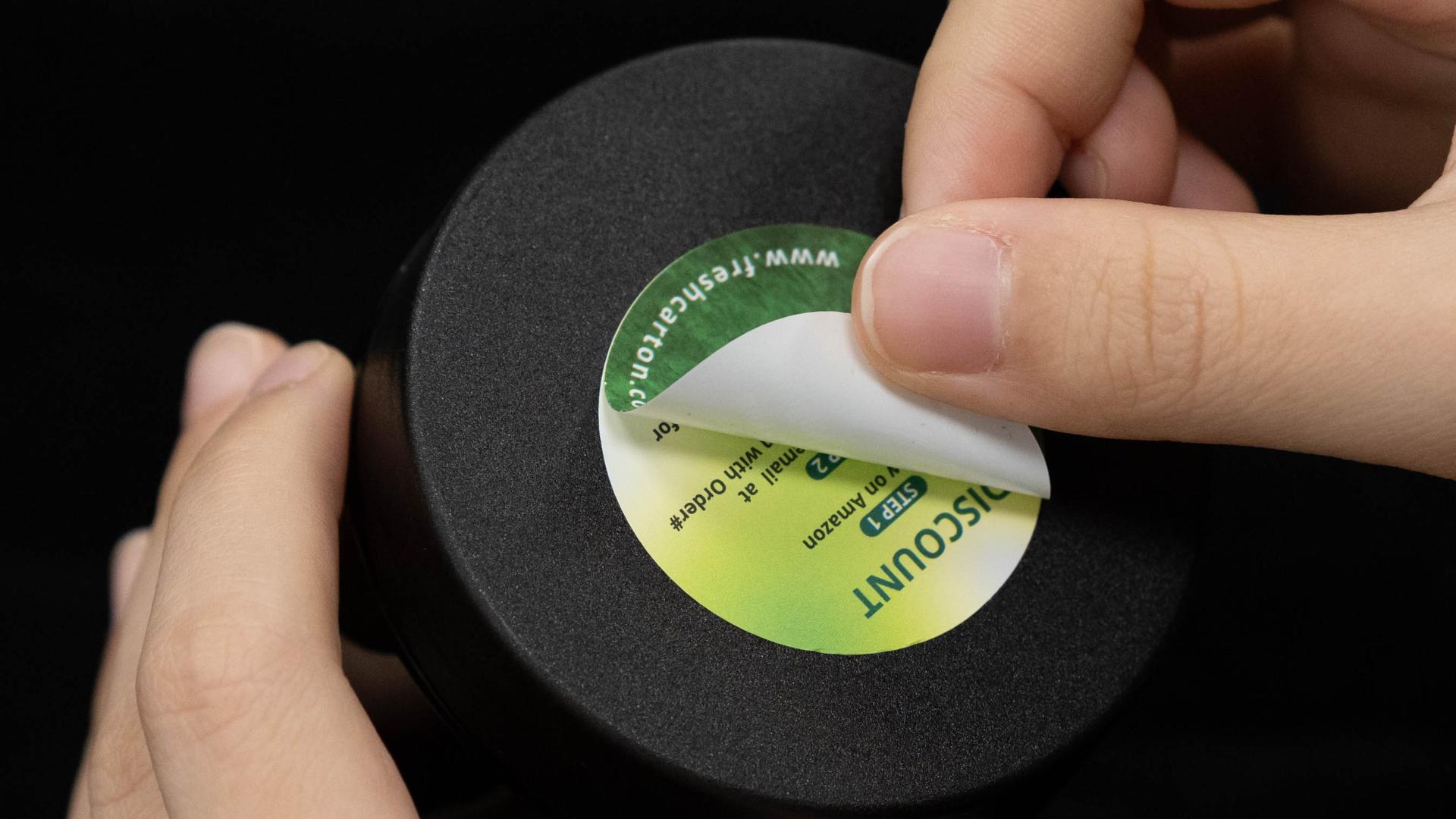 多层标签过光哑油：色差控制的核心技术与落地方案