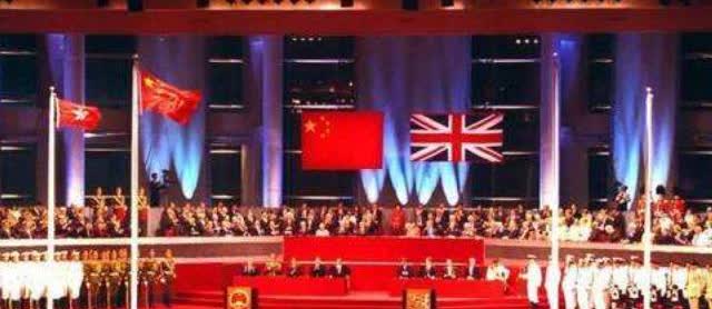 英国再度发难，不许通缉乱港分子。
 
不到48小时，中方直接反将一军。
 