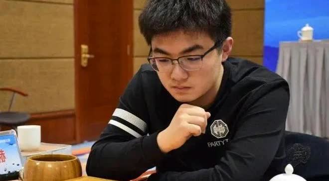番棋打败申真谞？难啊！
第四期野狐人气争霸赛，申真谞与廖元赫分别连战连捷，杀入