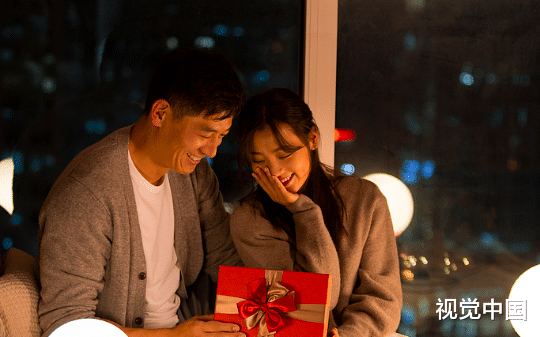 女友拿孩子威胁我结婚，还想骗我三套房，我转身娶青梅：孩子又不是我的