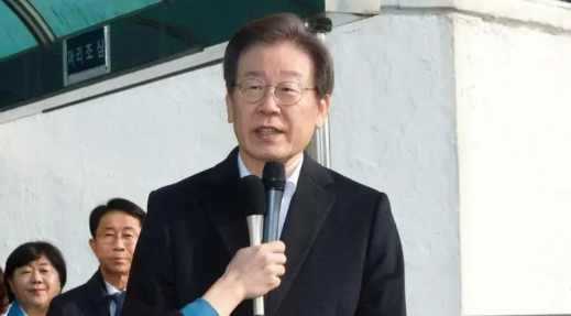 李在明刚说要搬回青瓦台，一家老小就收到袭击警告，韩国总统确实是不好当！
刚就职韩