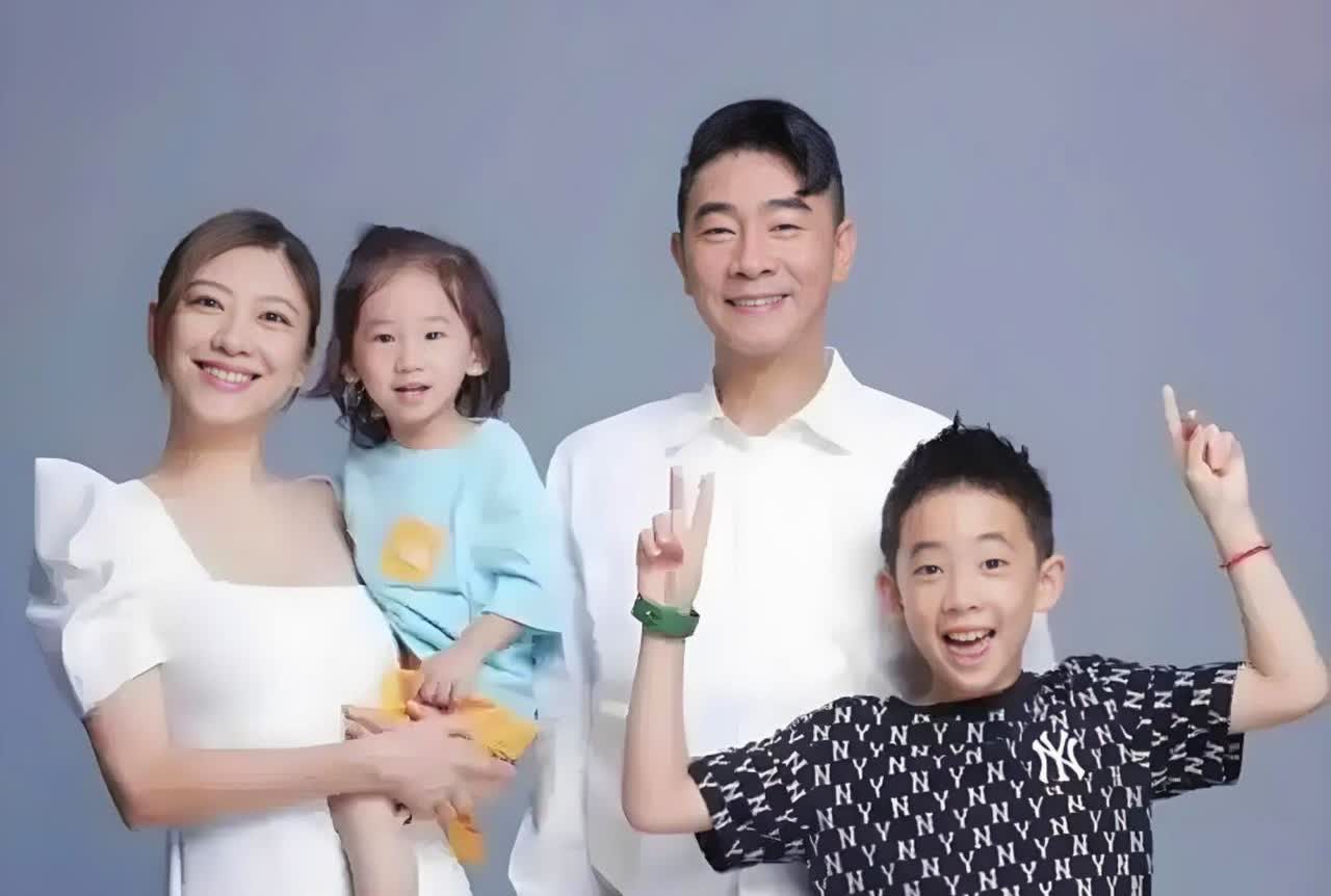 金星问应采儿:“你会担心陈小春出轨吗?”没想到,应采儿说:“以前会，但是有儿子后