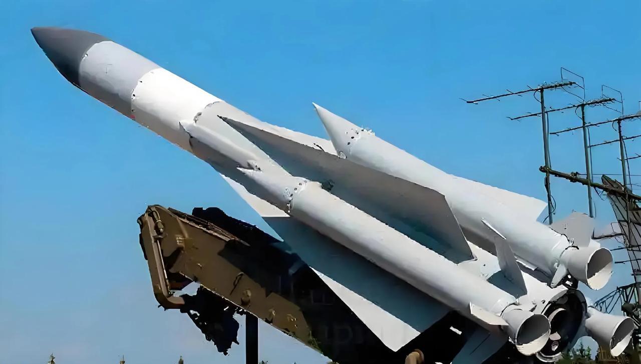 乌克兰正在走上不归路！
乌克兰研制出了3000公里射程的巡航导弹，是扭转战局的关