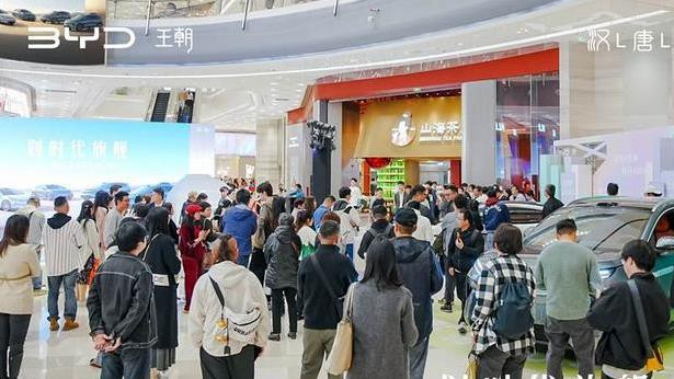 比亚迪汉L唐L上海首秀，充电5分钟跑400公里，20万起值吗？