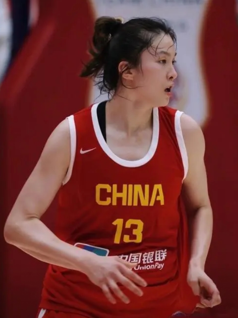尴尬的翟若云，
两场热身赛，一场首发、一个篮板、一次助攻，两次出手、零分零中！