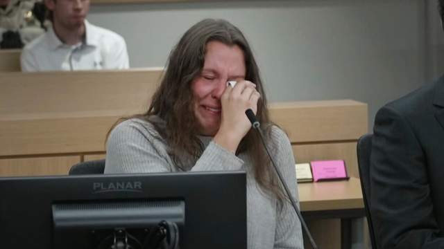 美国26岁女教师与11岁学生亲热，发3.5万条露骨短信，获刑6年婚约告吹