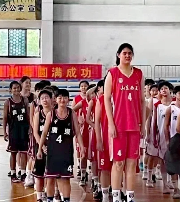 张子宇能成女姚明吗？

2007年5月出生于济南的女孩张子宇，在今年全国U15女