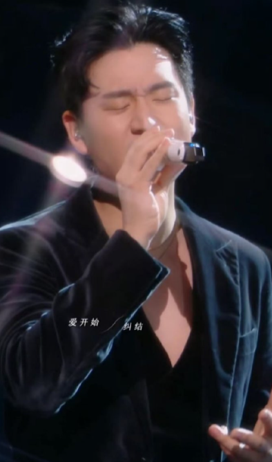 周兴哲姚晓棠的《屋顶》太好嗑！眼神拉丝甜度满分 ​​​