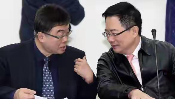 蔡正元博士和邱毅教授还是有区别呀
蔡正元博士又“大放厥词”了，已经快成蔡大炮了！