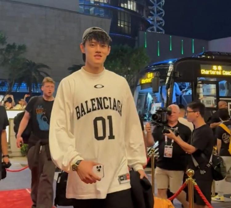 曾凡博NBA季前赛首秀即将打响，澳门中国赛值得期待。
篮网将在澳门和太阳进行两场