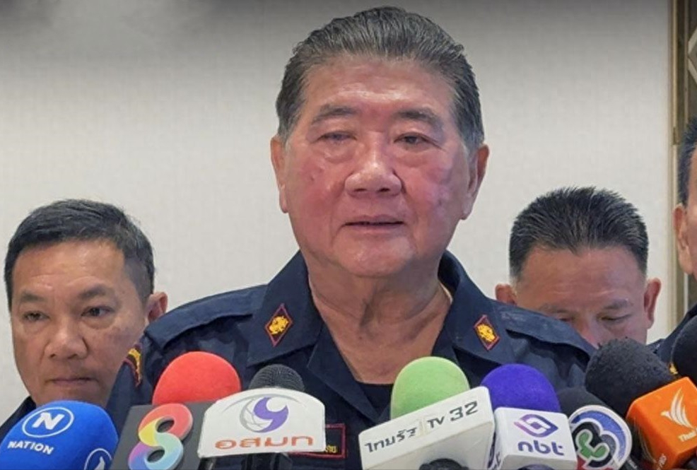 泰国代总理普坦近日的强硬言辞可谓是“人间清醒”，确实比佩通坦更具政治眼光。普坦一