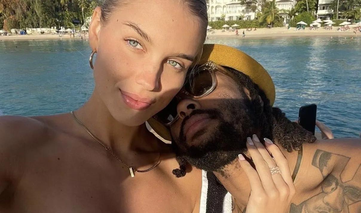 休赛期最大的花边新闻来了，拉塞尔外面偷吃，被泄密，看来拉塞尔玩的太花了，为什么会