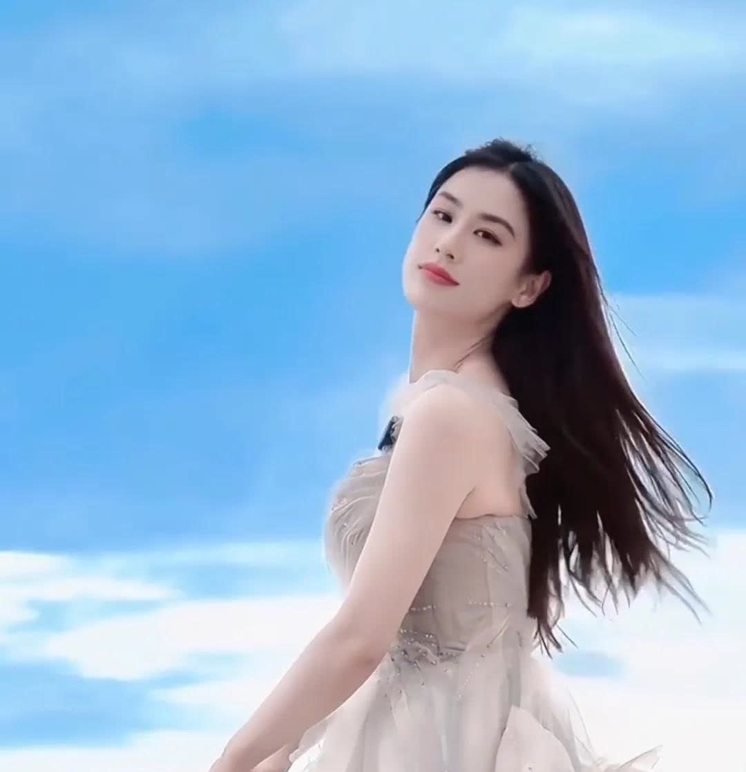 黄圣依才是个高人呐，婚姻问题，财产问题处理的非常圆满。

她怎么也没想到自己