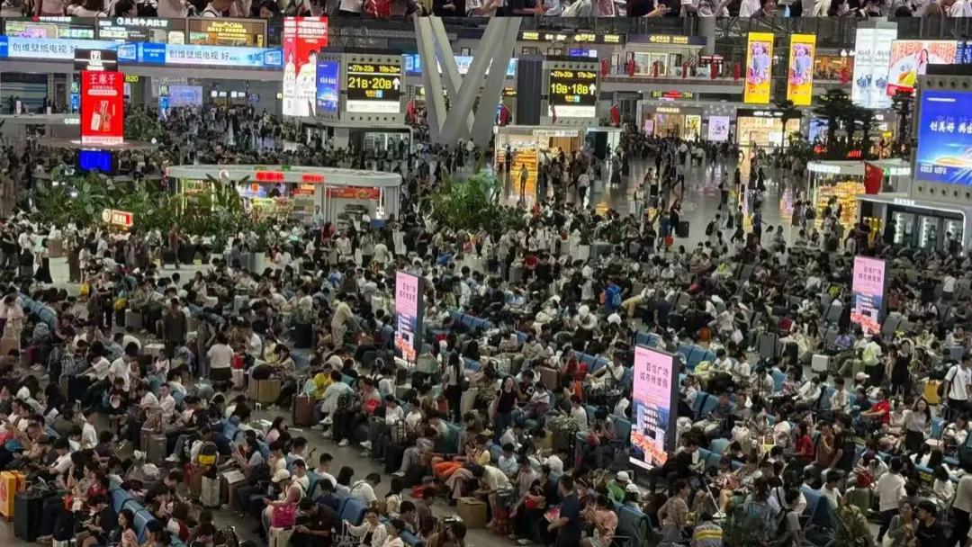 这个国庆，广州南站，又又又火了！