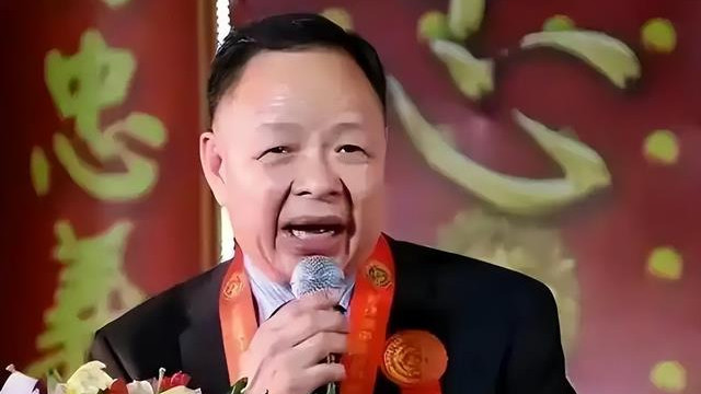 绑架案告破，马科斯执政危机显现，打败他的不是老杜，而是民生