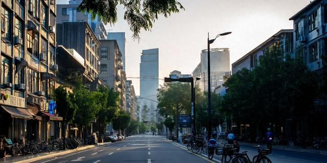 林悦还记得第一次踏入赵家大门时的情景，那是个阳光明媚的日子，可她怎么也没想到，这