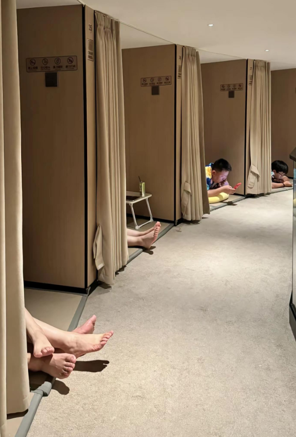 这是什么场合

第三个第四个不会被熏到吗？