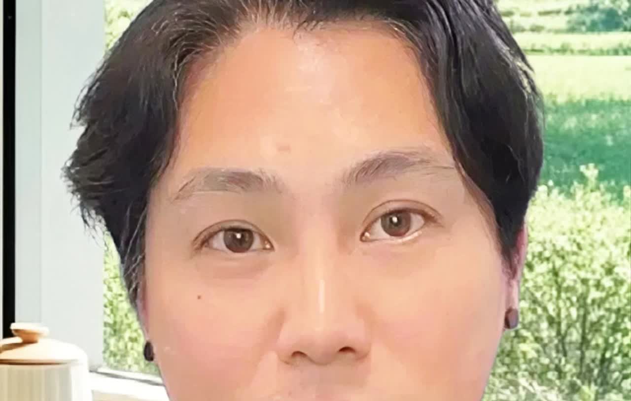 S妈急于要见汪小菲，
不是因为她良心发现汪小菲的好，
也不是因为想念两个外孙