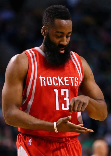 联盟300个人，哈登防守效率第282，哈登买断来火箭可能都要考虑一下，更别提交易