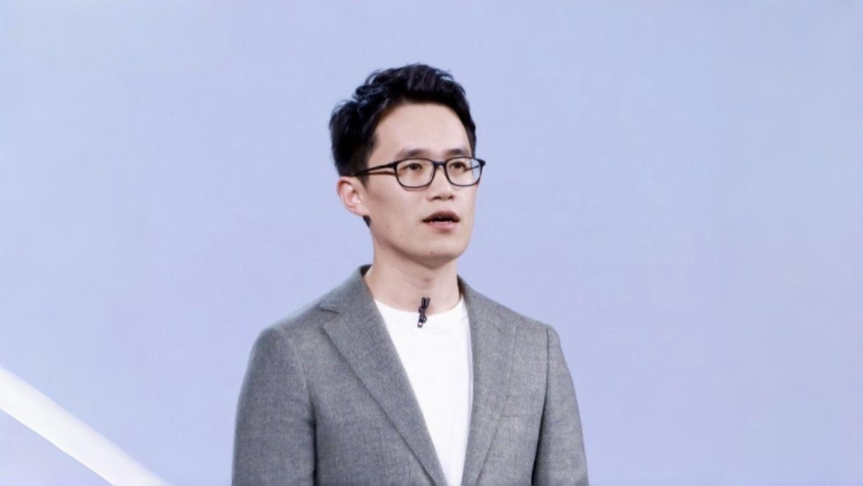 王腾：新公司实行弹性工作制，睡好了精神了再来