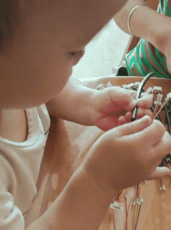 这可不是雇佣童工的问题了，是雇佣幼童工的问题了[我想静静][我想静静][我想静静